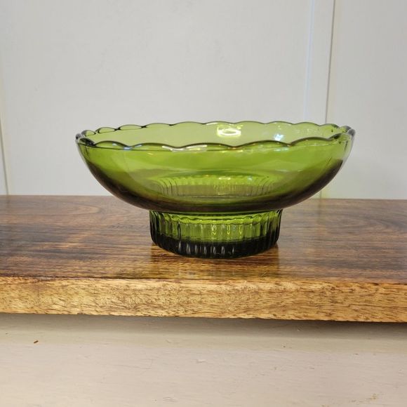 Brody Co. Green Depression Glass Vintage Bowl Scalloped Rim Pleated Base - Picture 4 of 7